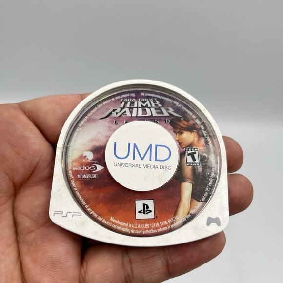 Tomb Raider: Legend - Playstation Portable PSP TESTED - Picture 2 of 5